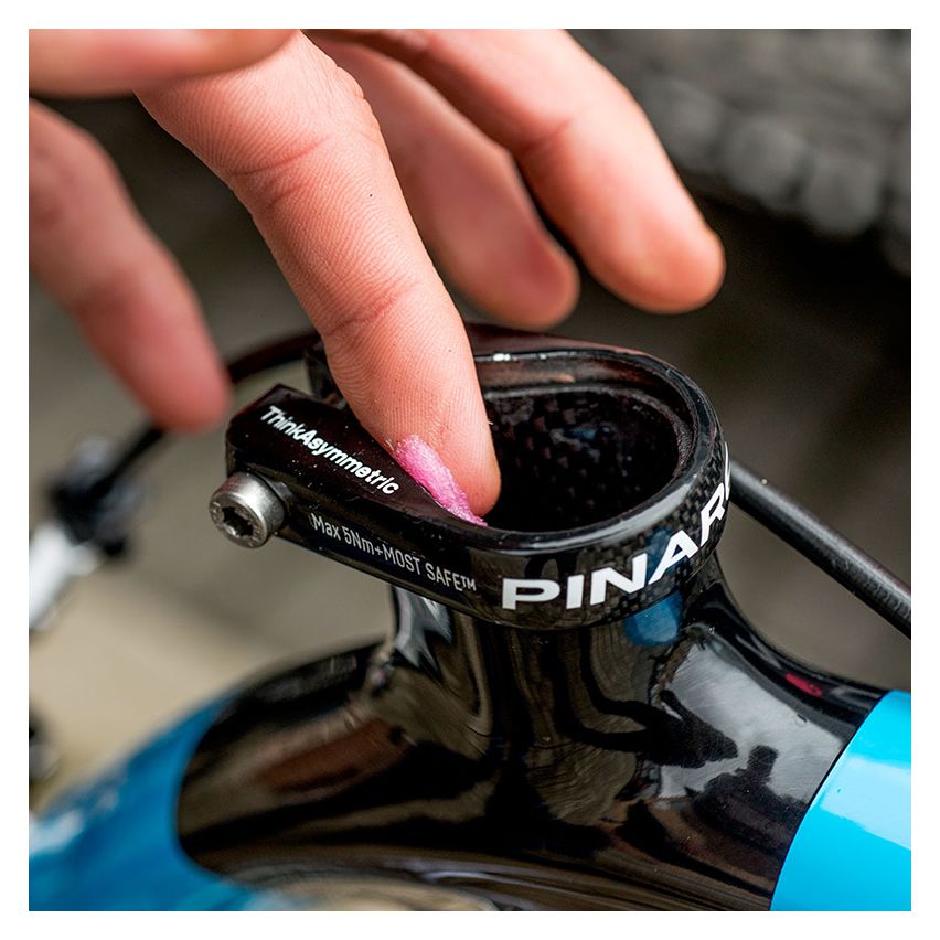 MUC-OFF Carbon Gripper 75 g