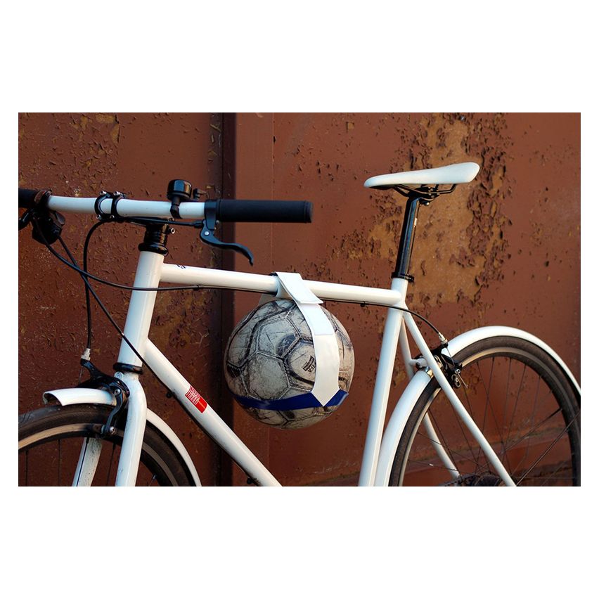 FAHRER Ball holder Kicker Ingenious connection between riding a bicycle an playing football For a size 5 football, basketball or handball  Black